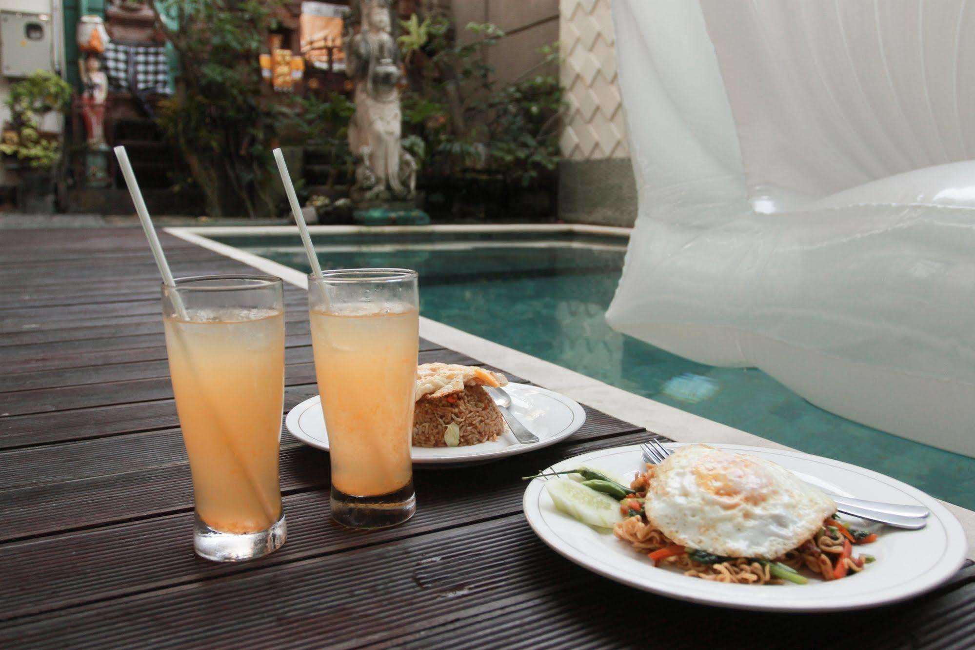 Antara Sunset Road Hotel Kuta  Exterior photo