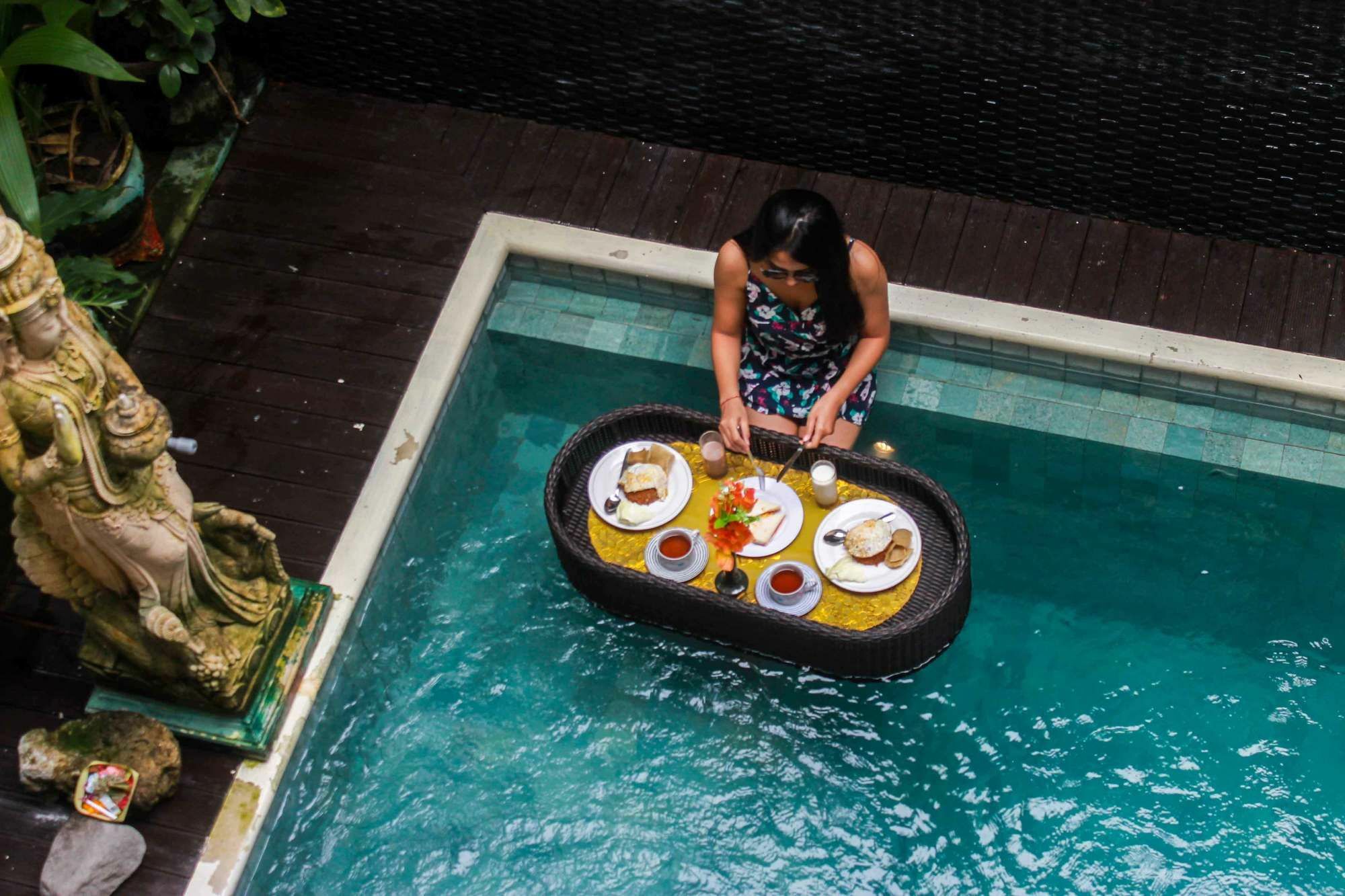 Antara Sunset Road Hotel Kuta  Exterior photo